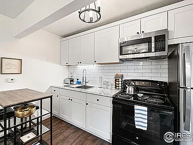 Kitchen newly remodeled