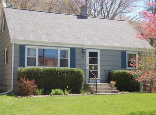 21 Carey Ln, Norwich, CT 06360