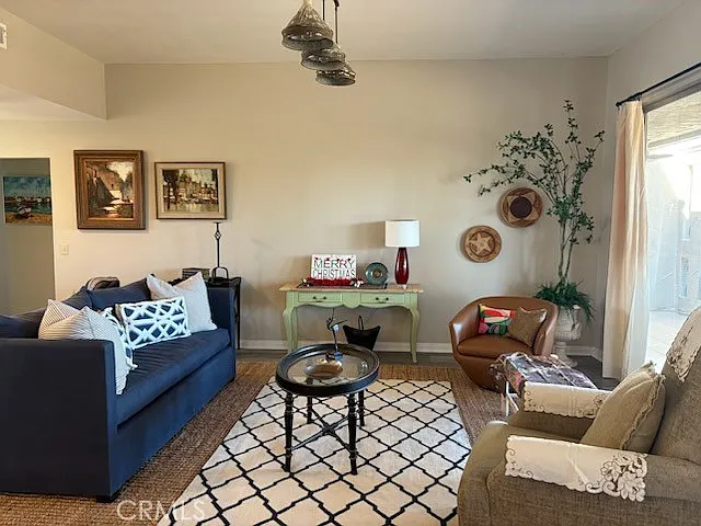 2 bed, 1285 sqft, $2,298 — Photo 2