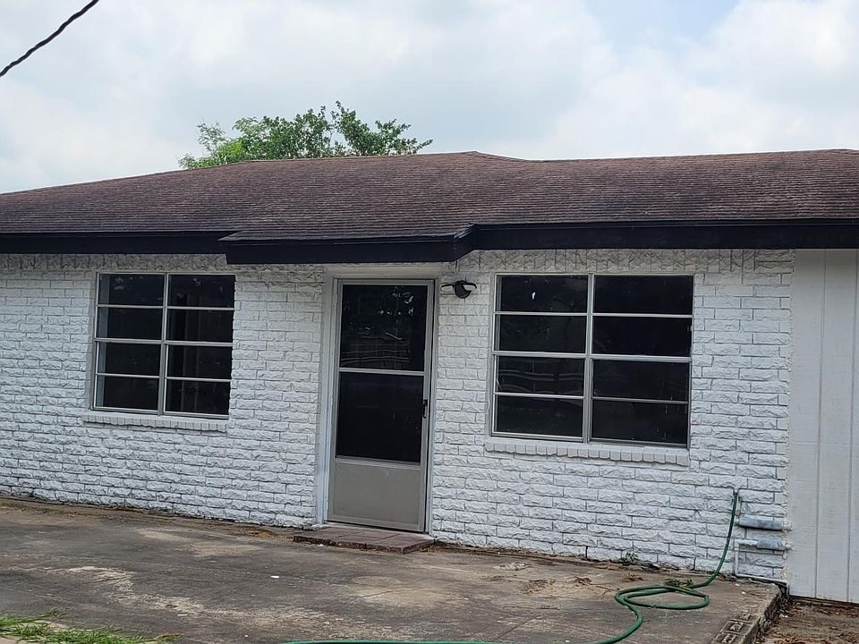 1st image of 2414 East Ave