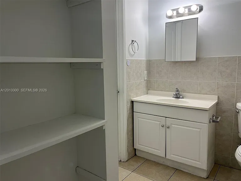 1020 SW 4th St #102 — Photo 12