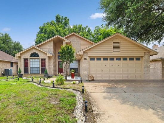 1917 Berrybrook Dr, Fort Worth, TX 76134