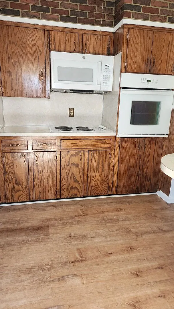 1404 Holiday — Photo 2