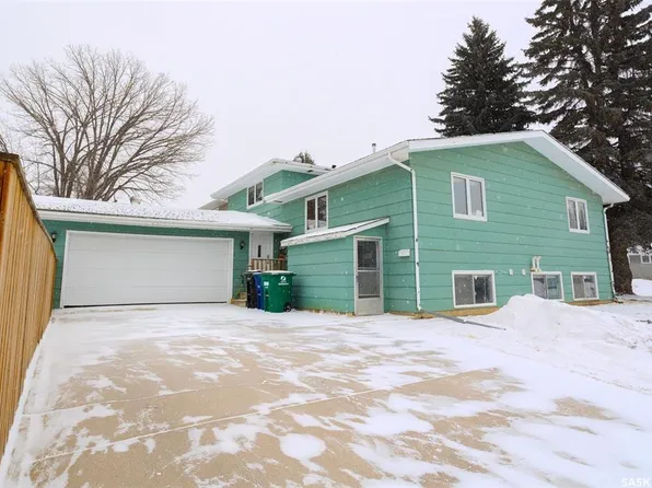 60 Clark CRESCENT, Saskatoon, SK S7H 3L9