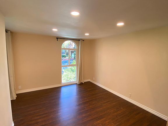 3rd image of 4865 Collwood Blvd Unit A