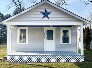 404 Hill St, Buchanan, MI 49107