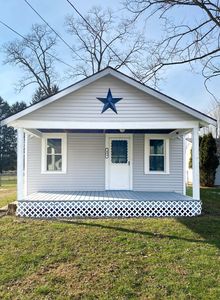 404 Hill St, Buchanan, MI, 49107