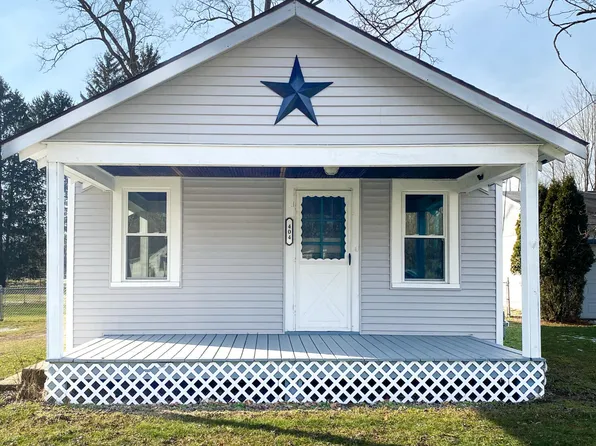 404 Hill St, Buchanan, MI 49107