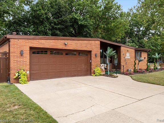 3rd image of 14400 Oak Park Blvd