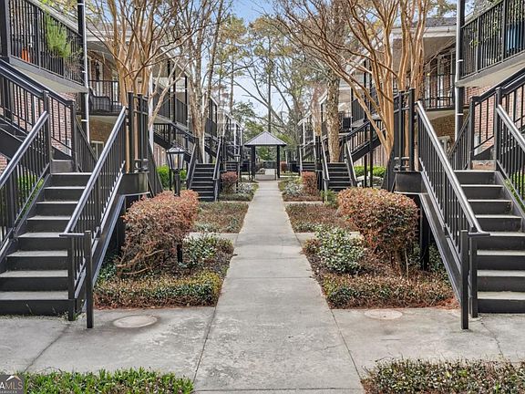 2nd image of 3675 Peachtree Rd NE APT 19
