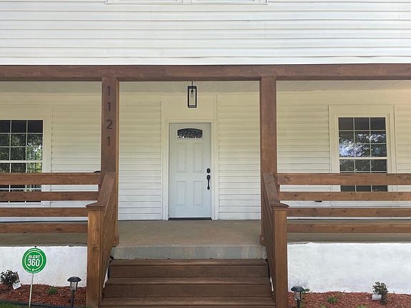 3rd image of 1121 Fortress Ave SW