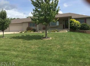 428 Sunset Dr, Colfax, IL 61728
