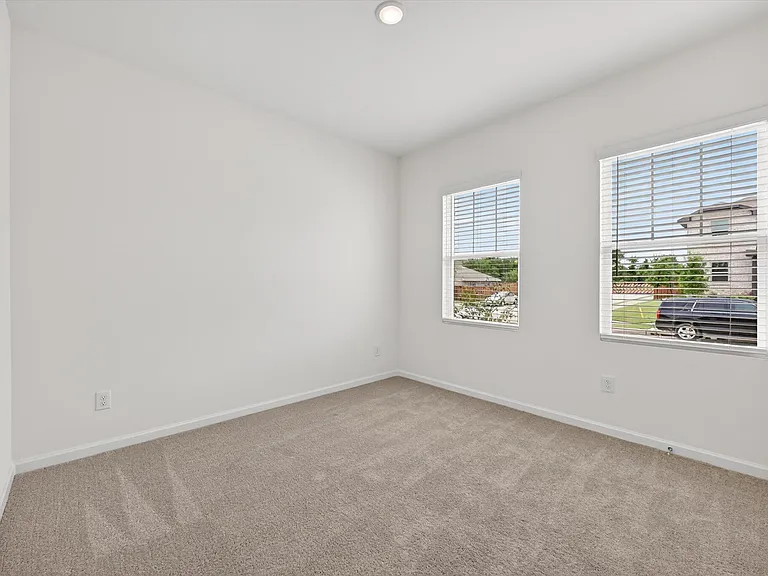 1301 Elliott Rd — Photo 9