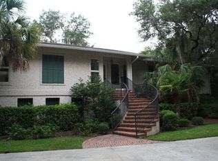 410 Bonaventure Rd, Saint Simons Island, GA 31522