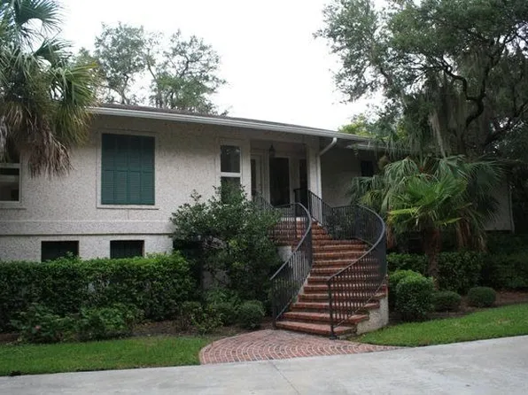 410 Bonaventure Rd, Saint Simons Island, GA 31522