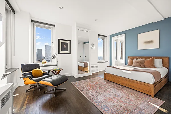 Sold by Compass | media 10