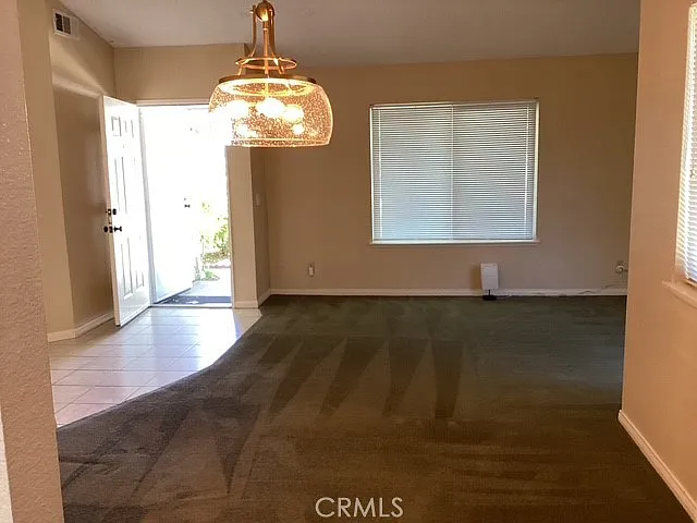3 bed, 2.0 bath, 1385 sqft, $2,600 — Photo 2