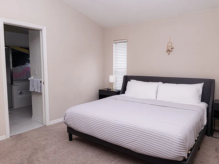 1637 Maximilian Dr — Photo 23