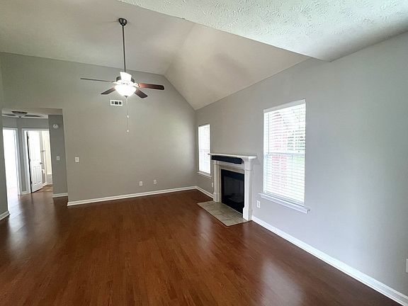 5th image of 2928 Cliffside Dr