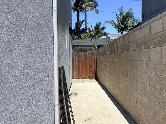 3rd image of 4859 W 112th St