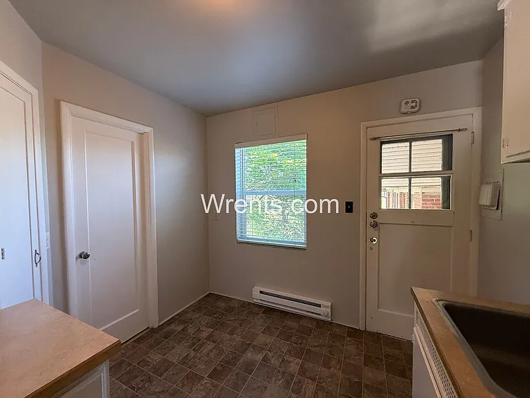 1824 W Riverside Ave — Photo 4