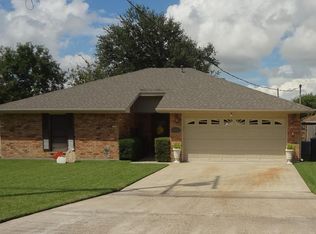 6515 32nd St, Groves, TX 77619