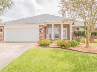 102 Pear Tree Cir, Broussard, LA 70518