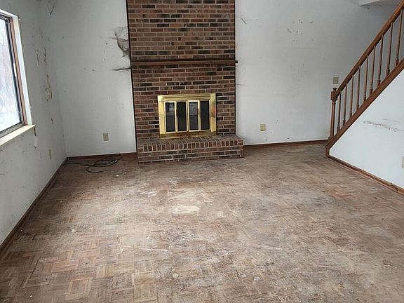 5th image of 3592 Watt Rd