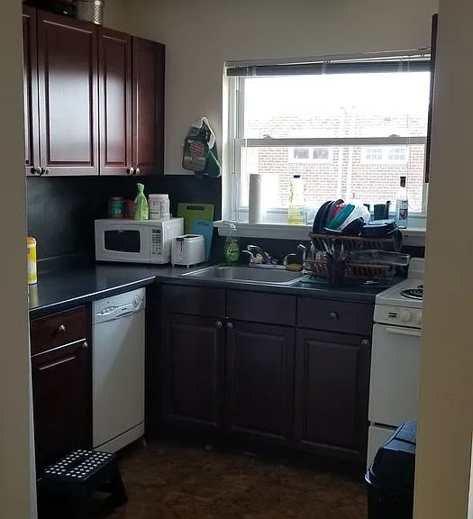 Ravenswood Apartments — Photo 4