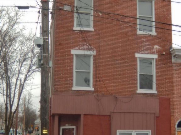 2nd image of 1135 Lancaster Ave