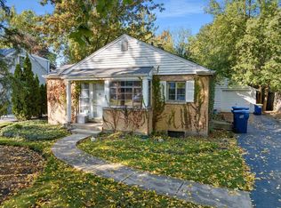 2416 Oak Ave, Northbrook, IL