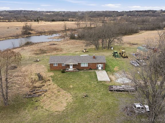 4th image of 12492 S 4200th Rd Unit B