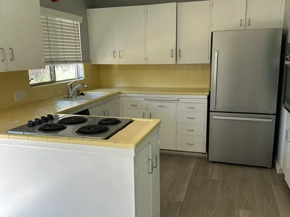 772 W 12th St, Claremont, CA 91711