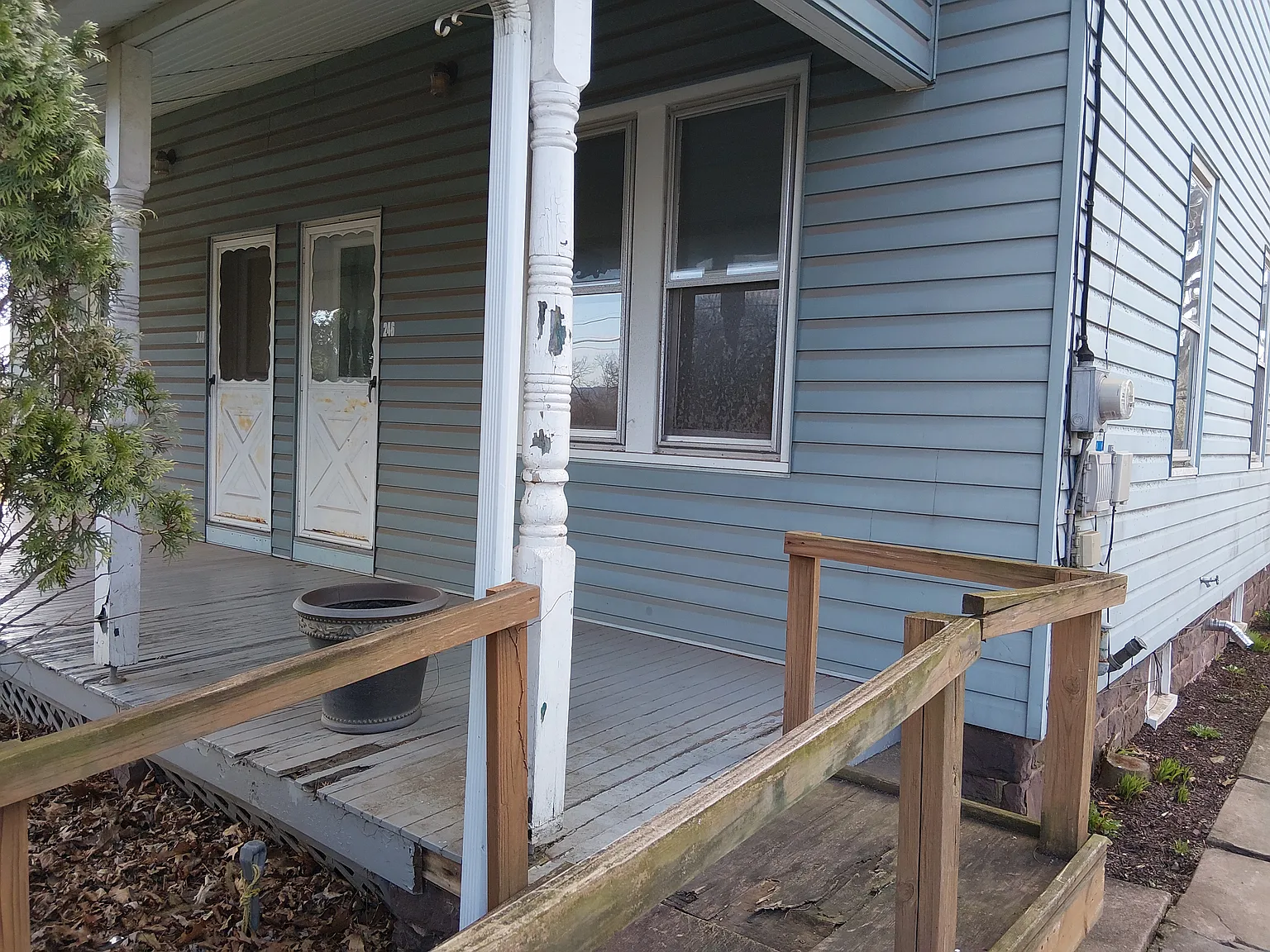 3 bed, $1,700 — Photo 1