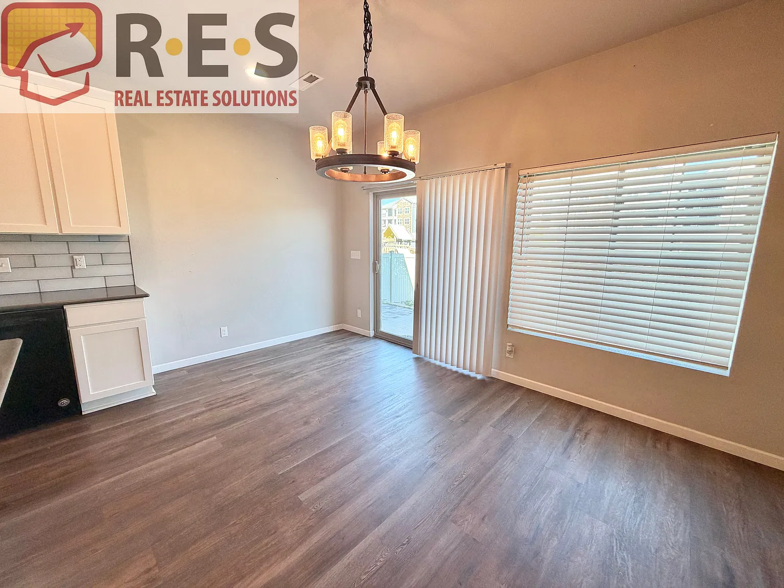 4 bed, 2.5 bath, 2255 sqft, $2,995 — Photo 4