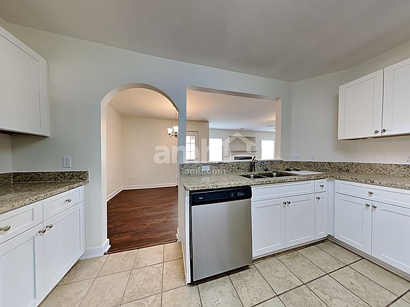 4th image of 921 Sundance Dr
