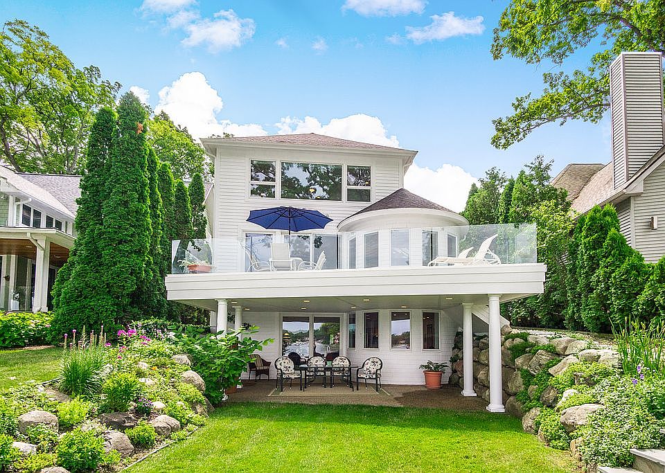 3758 Covert, Waterford, MI 