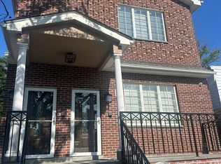 633 Britton Ave #2F, Staten Island, NY 10304