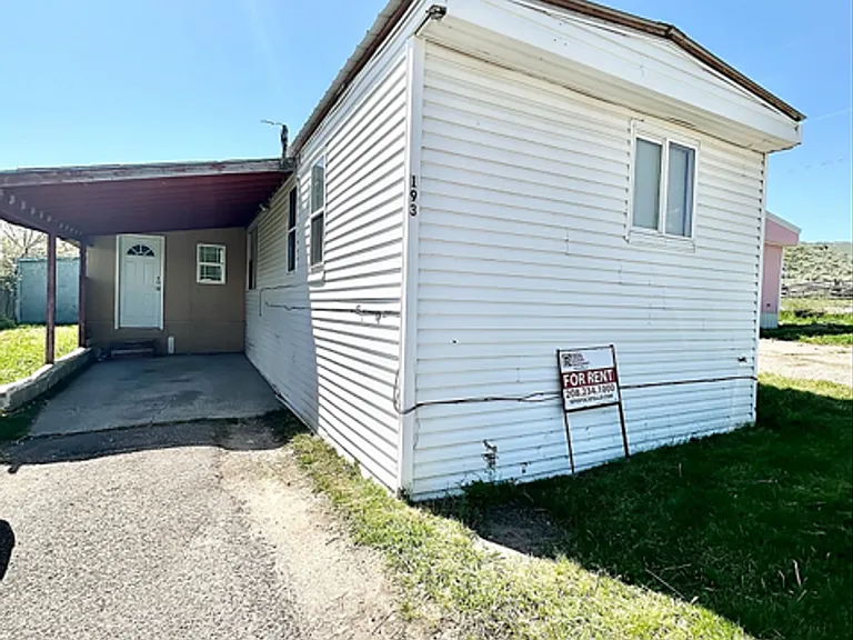 193 Teakwood St — Photo 1