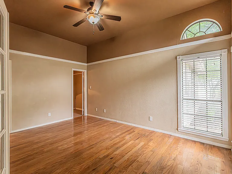5203 Sutton Ct — Photo 22