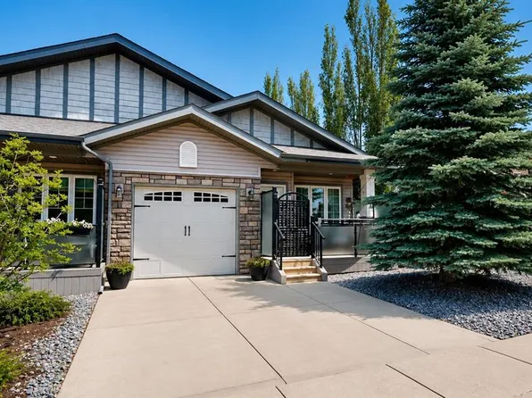 7001 W 52nd St #4, Lacombe, AB T4L 0H5