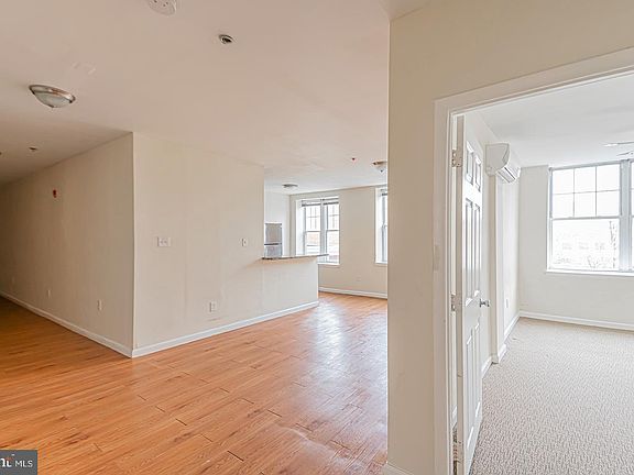 5th image of 1501 W Allegheny Ave #413