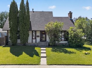 7819 22nd Ave NW, Edmonton, AB T6K2M6
