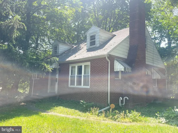 4249 Locust Ln, Harrisburg, PA 17109