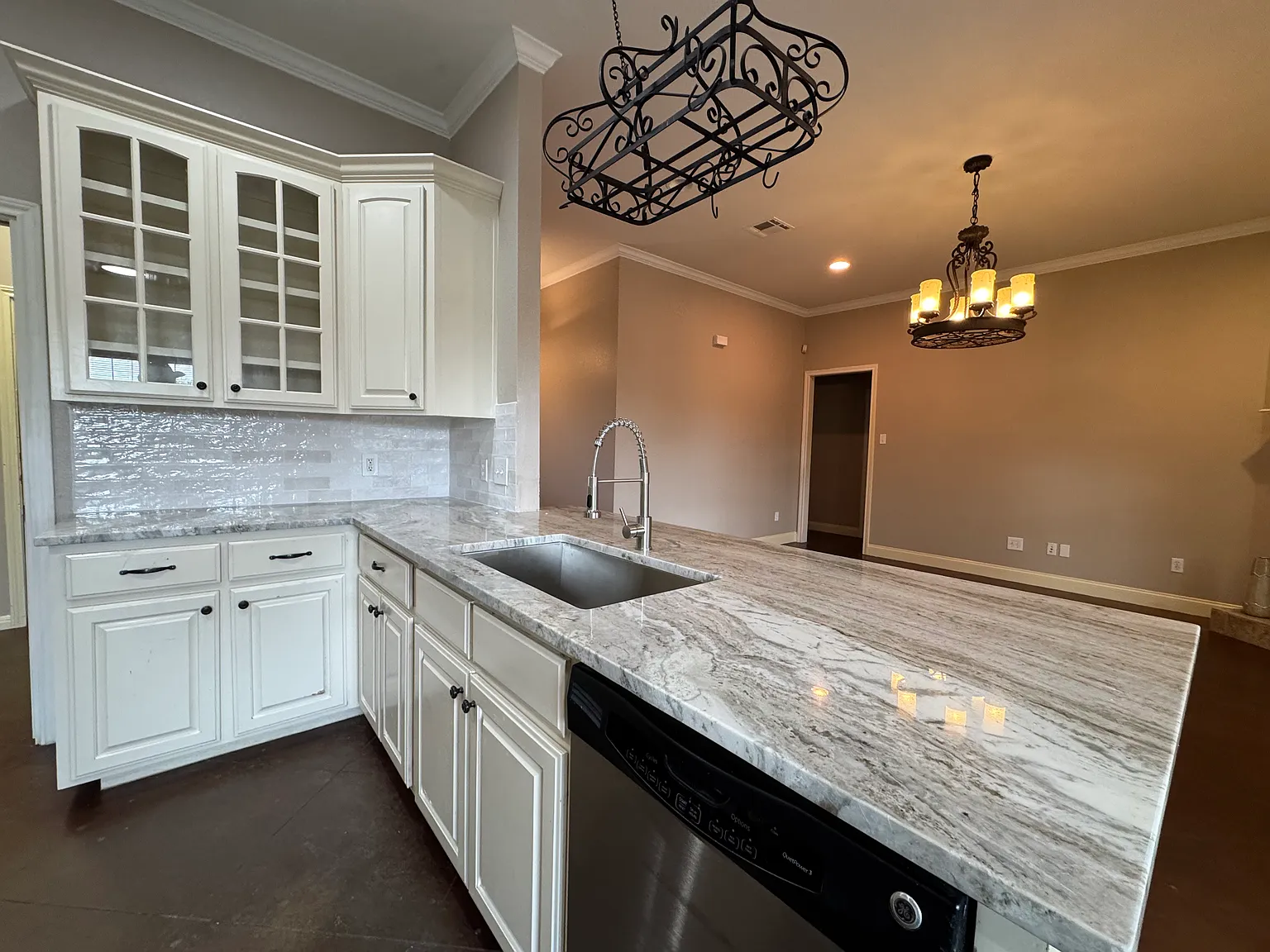 4 bed, 1666 sqft, $2,300 — Photo 4