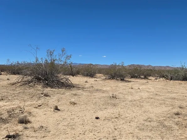 41 Jackrabbit Rd #2, Landers, CA 92285