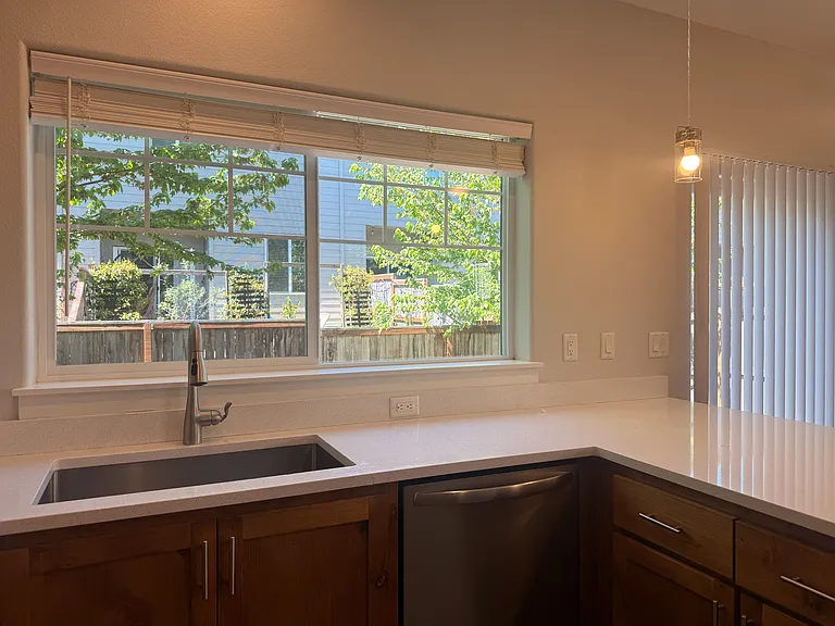 5711 Honey Bee St S — Photo 11
