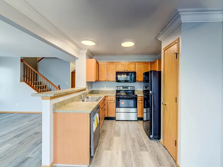 4940 Hurstborough Ct — Photo 4