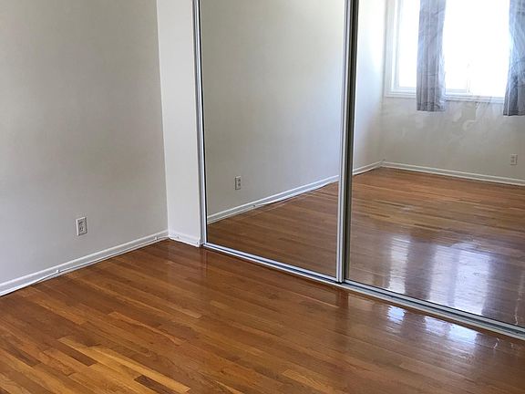 5th image of 1280 S Barrington Ave APT 21