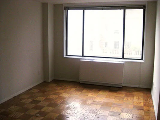 Rented by City Connections Realty | media 3